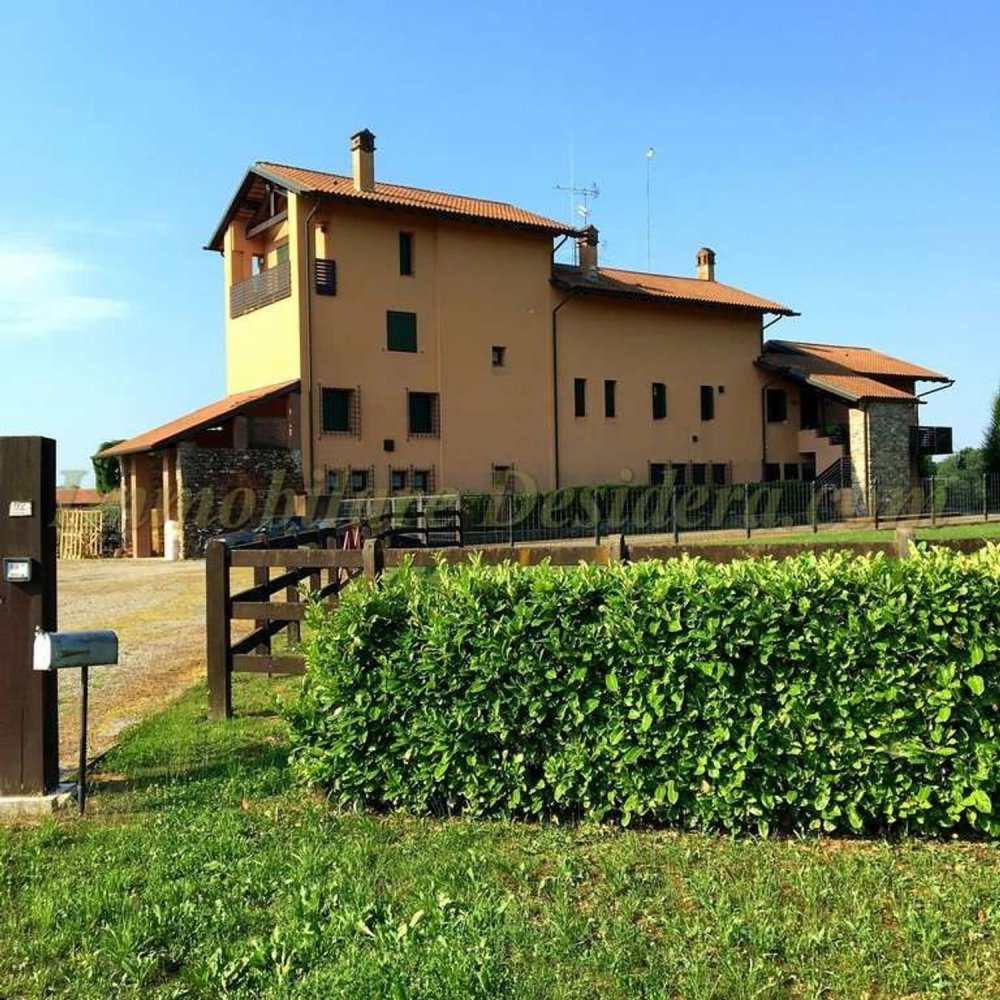 7 rooms Villa in Suno, Italy No. 65710