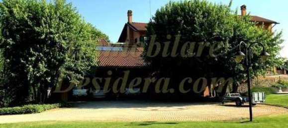 7 rooms Villa in Suno, Italy No. 65710 2