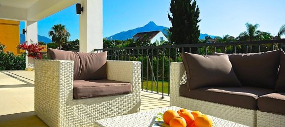 6 bedrooms Villa in Marbella, Spain No. 9922 6