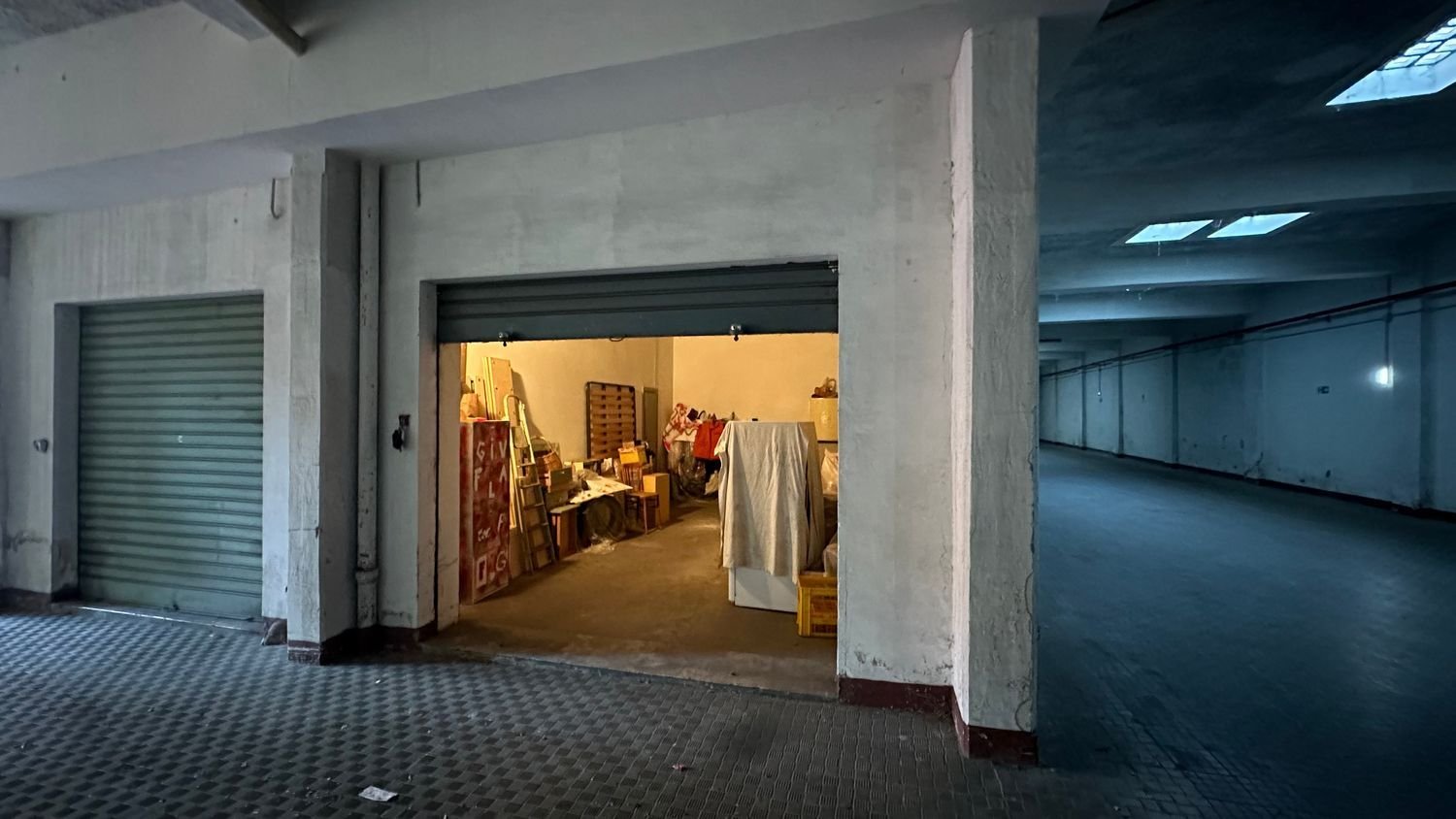 33m² Garage in Rome, Italy No. 370894