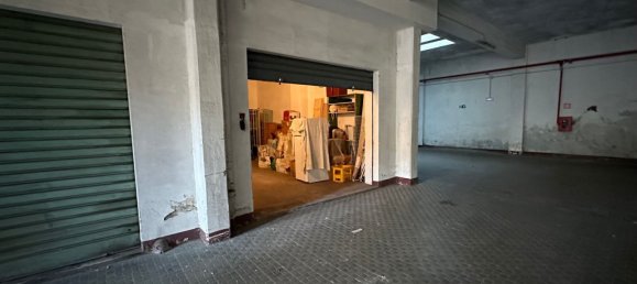 33m² Garage in Rome, Italy No. 370894 2