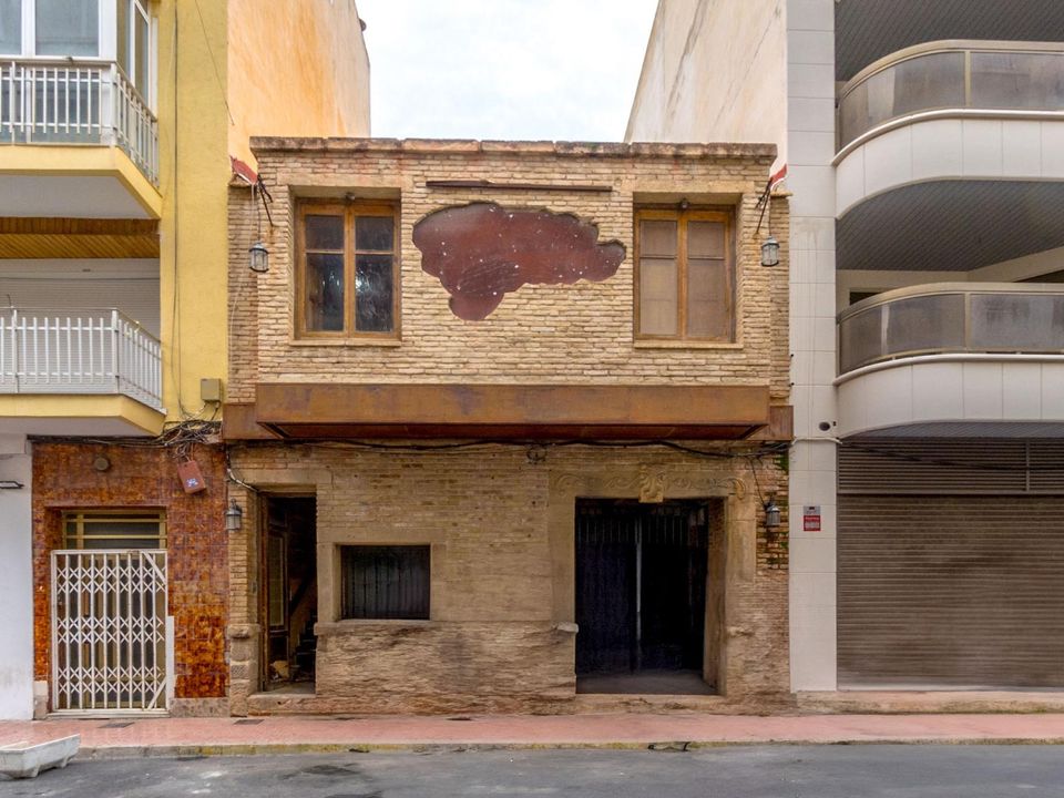 Propiedad comercial en Torrevieja, Spain 263 m² No. 184655