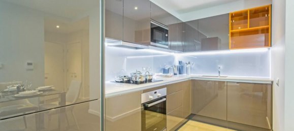 1 bedroom Apartment in Stratford, United Kingdom No. 4195 3