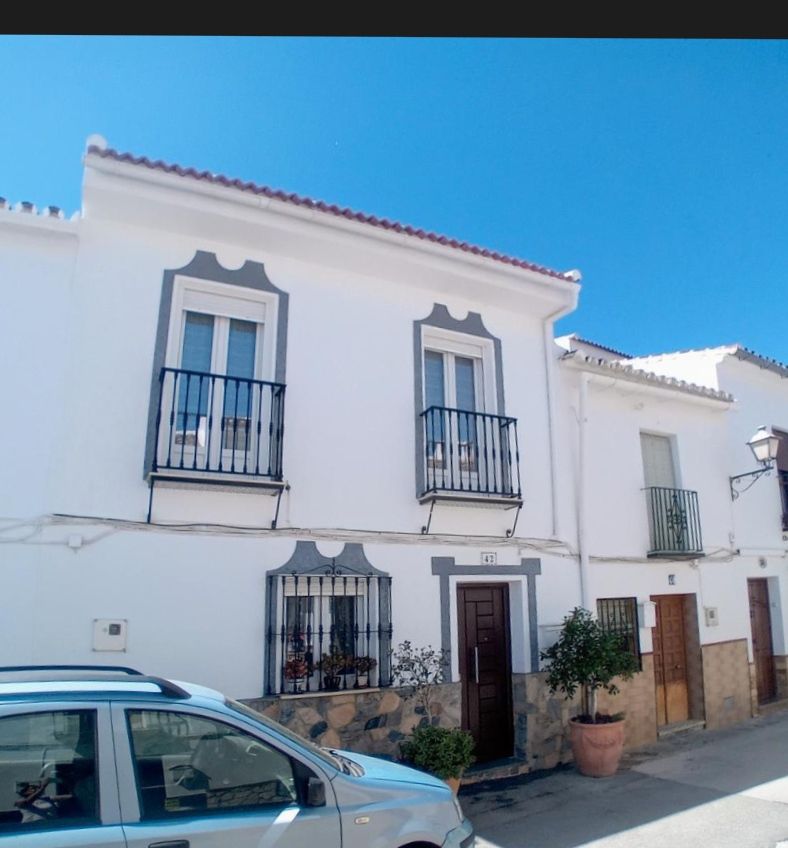 5 bedrooms Townhouse in Yunquera, Spain No. 220879