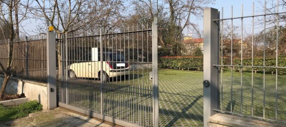 17m² Garage in Milan, Italy No. 255264 3