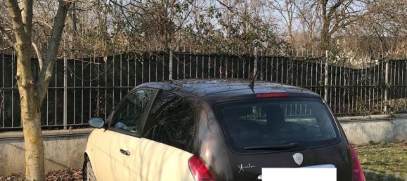 17m² Garage in Milan, Italy No. 255264 2