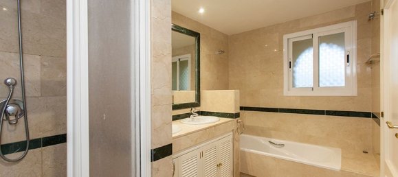 2 bedrooms Apartment in Marbella, Spain No. 135645 16