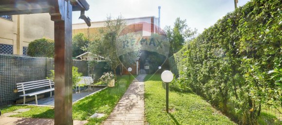 5 rooms Villa in Monza, Italy No. 286170 2