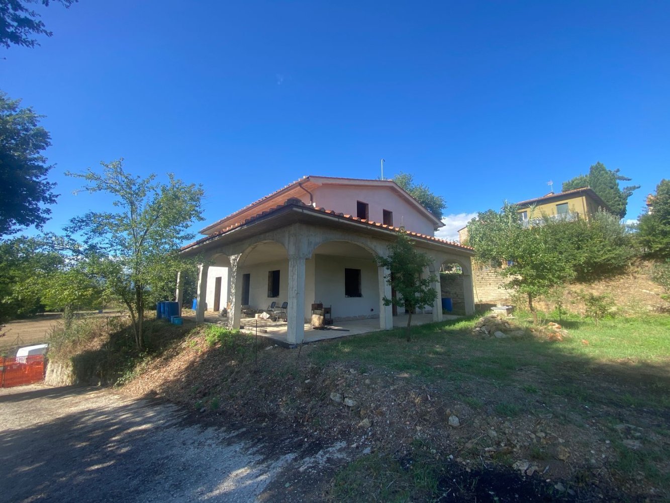 Casa de 10 habitaciónes en Arezzo, Italy No. 52103
