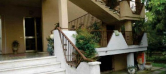 4 bedrooms Apartment in Lendinara, Italy No. 314322 6