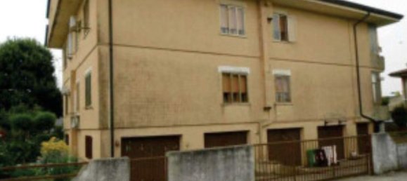 4 bedrooms Apartment in Lendinara, Italy No. 314322 8