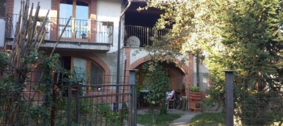 4 bedrooms House in Gambolò, Italy No. 252997 4