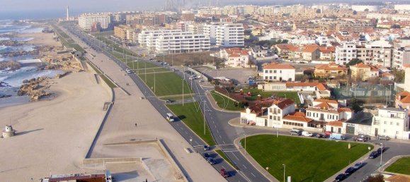 7376m² Land in Matosinhos, Portugal No. 124373 10