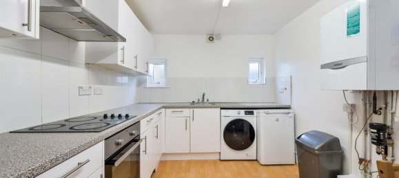 3 Schlafzimmer Haus in London, United Kingdom, Nr. 9882 2