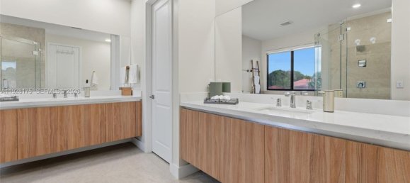 5 Schlafzimmer Villa in Miami, USA, Nr. 615459 29