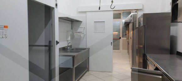 3 rooms Commercial property in Castellana Grotte, Italy No. 28462 11