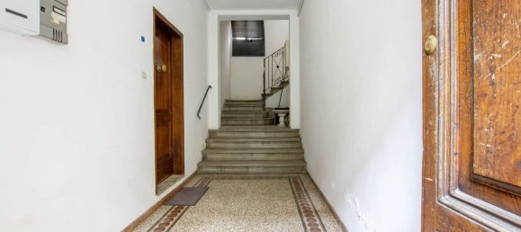 4 rooms Apartment in Siena, Italy No. 224096 2