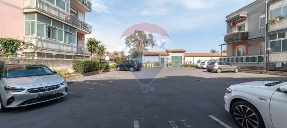 4 rooms Apartment in San Giovanni la Punta, Italy No. 138907 2