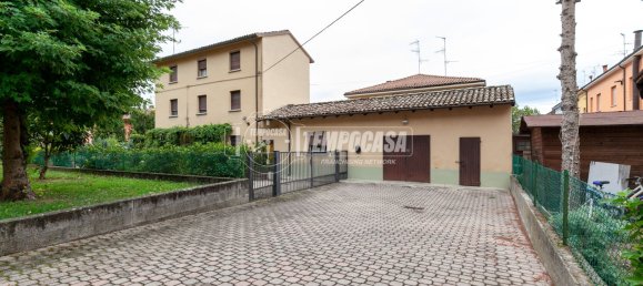 2 bedrooms House in Crevalcore, Italy No. 354155 11