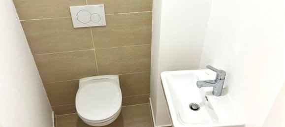 3-salle Appartement à Zwolfaxing, Austria No. 153063 12