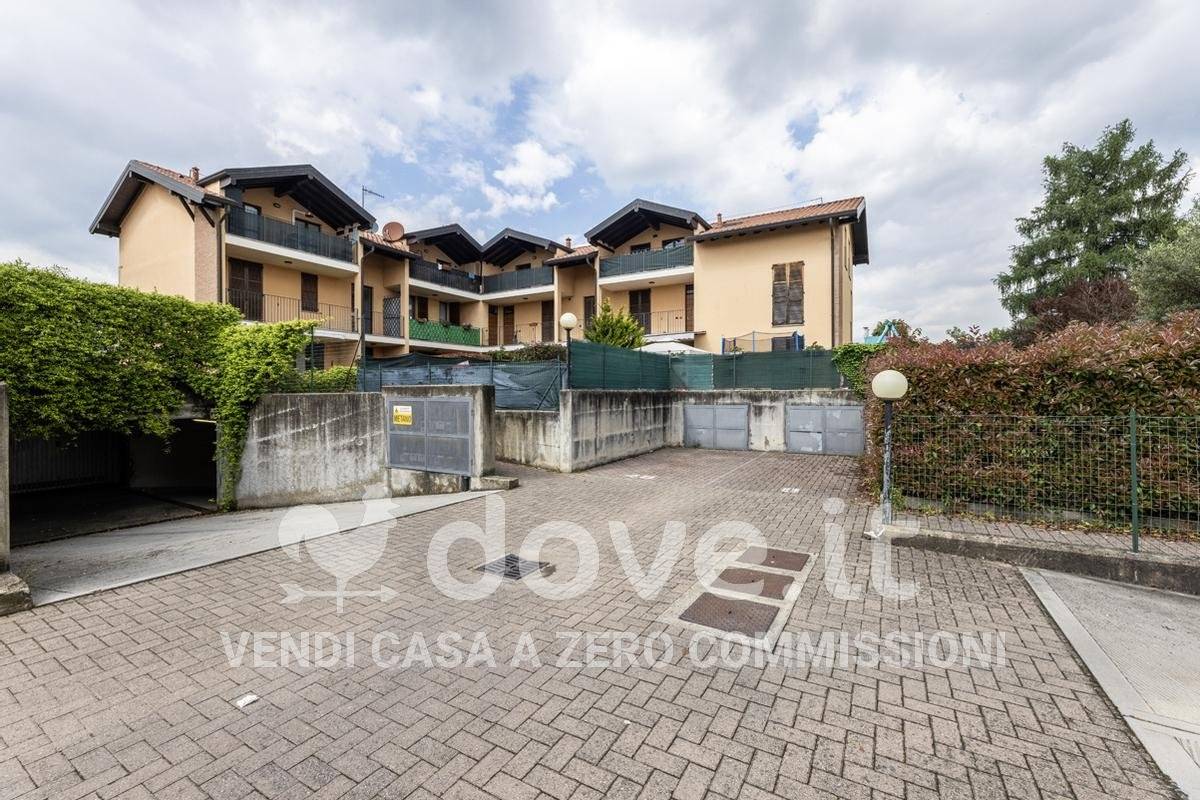 Apartamento T1 em Varano Borghi, Italy N.º 378779