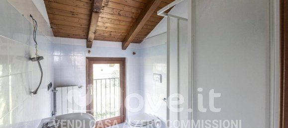 Apartamento T1 em Varano Borghi, Italy N.º 378779 18