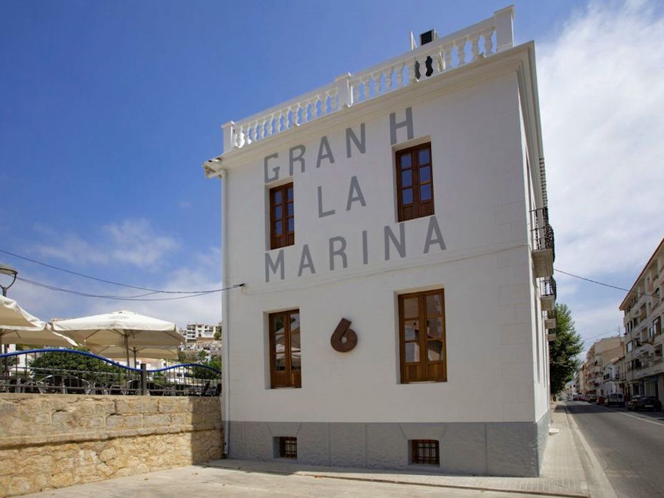 Edificio de 7 dormitorios en Altea, Spain No. 184651