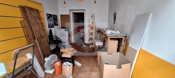 2 rooms Commercial property in Monza, Italy No. 75199 5