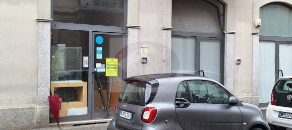 2 rooms Commercial property in Monza, Italy No. 75199 4