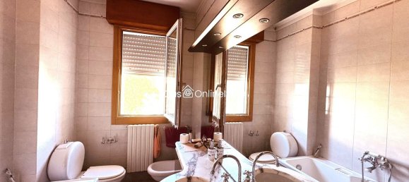 Apartamento de 5 habitaciónes en Prato, Italy No. 275484 11