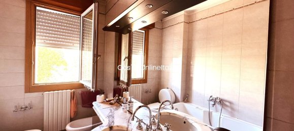 Apartamento de 5 habitaciónes en Prato, Italy No. 275484 12