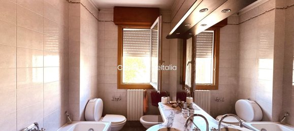 Apartamento de 5 habitaciónes en Prato, Italy No. 275484 10