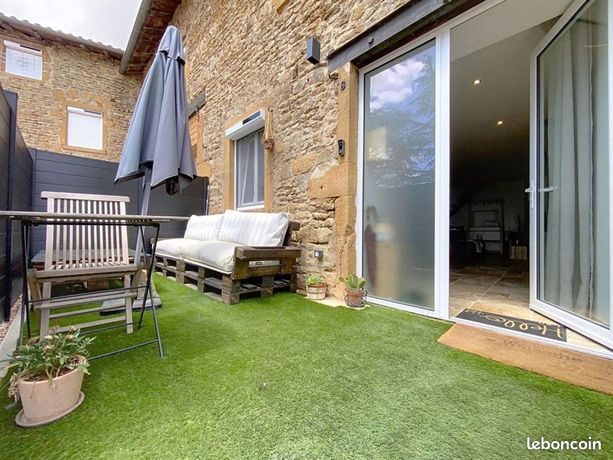 3 bedrooms Apartment in Rhone, France No. 289262