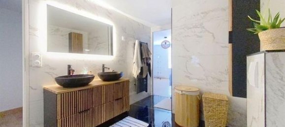 3 bedrooms Apartment in Rhone, France No. 289262 5