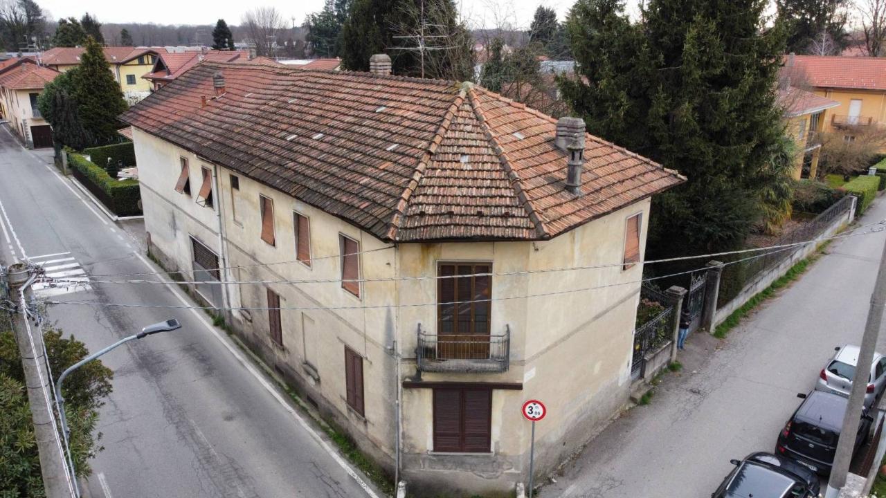 Villa de 7 divisões em Arsago Seprio, Italy N.º 37484