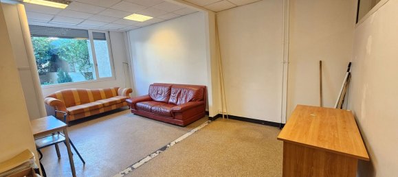 44m² Commercial property in Paris, France No. 344495 4