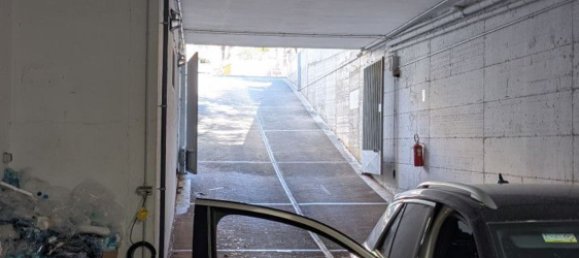 Gewerbliche Immobilie in Olbia, Italy 270m², Nr. 360810 11