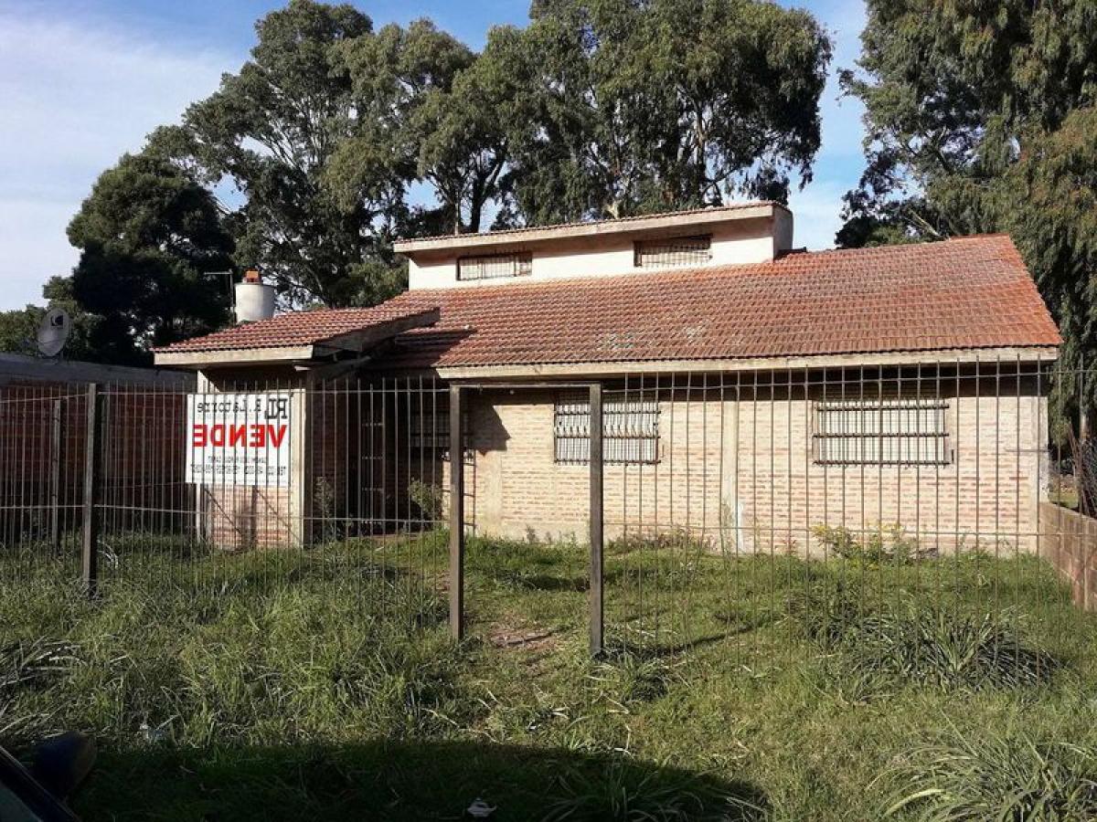 2 bedrooms House in Mar del Plata, Argentina No. 80420