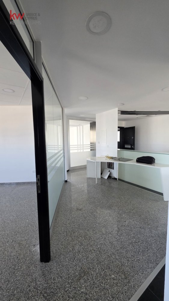200m² Office in Strovolos, Cyprus No. 173063