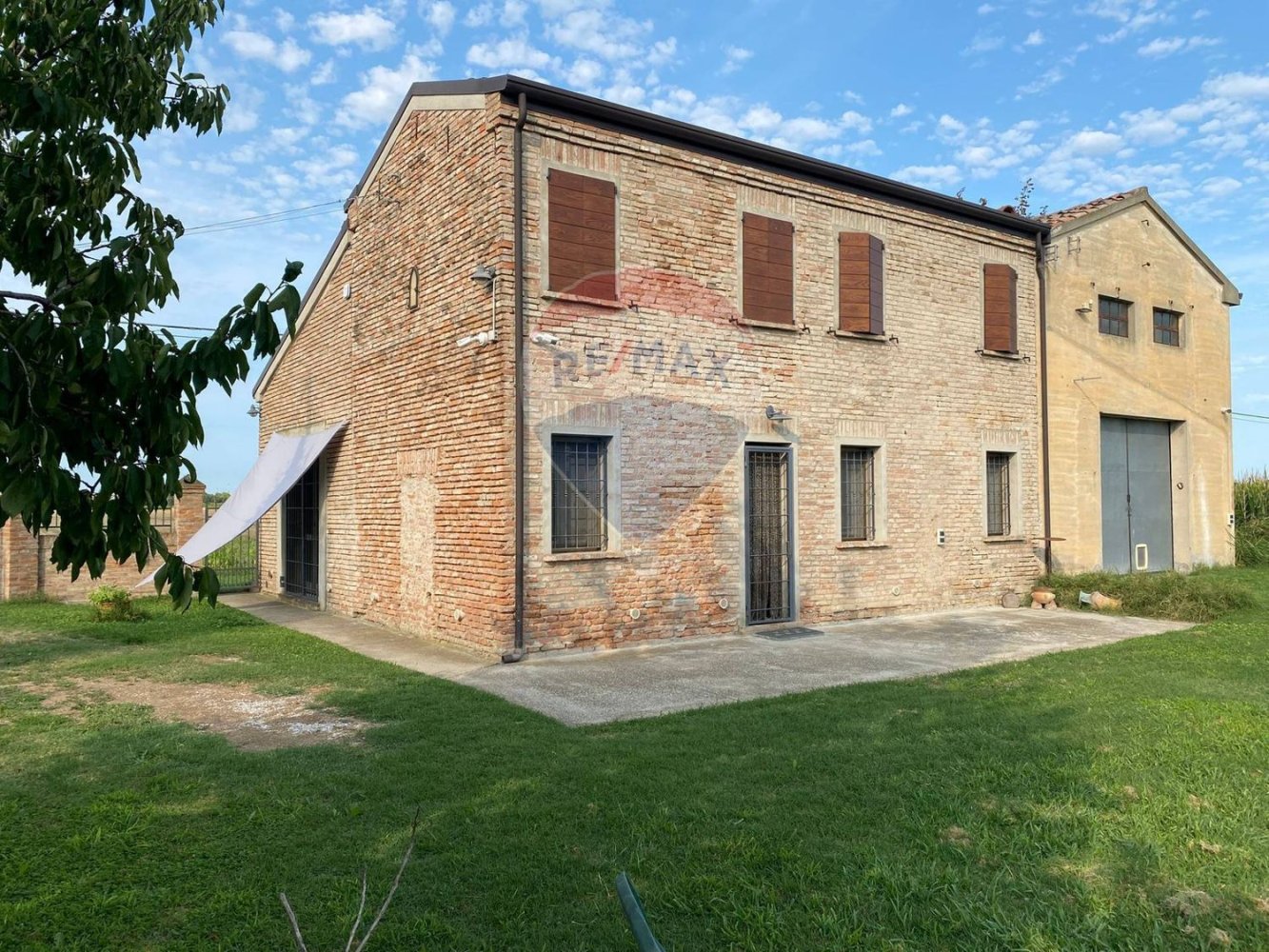 5 rooms Villa in Ferrara, Italy No. 298045