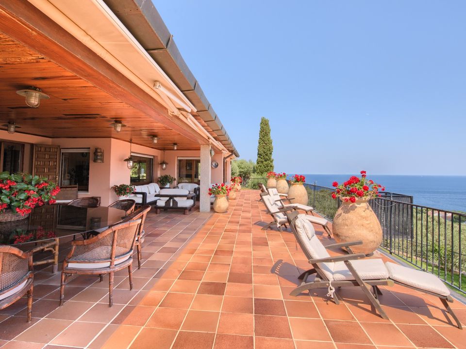 Villa de 6 dormitorios en Begur, Spain No. 176627