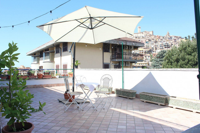 Apartamento T2 em Palombara Sabina, Italy N.º 394163