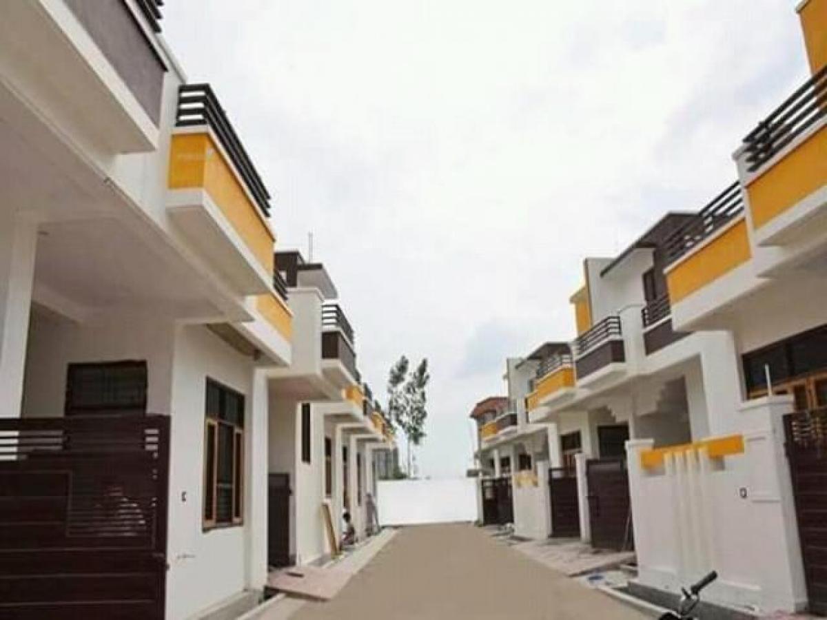 2 bedrooms House in Lucknow, India No. 3281