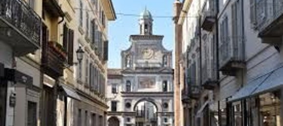 Коммерческая недвижимость 17м² в Крема, Италия № 149078 3