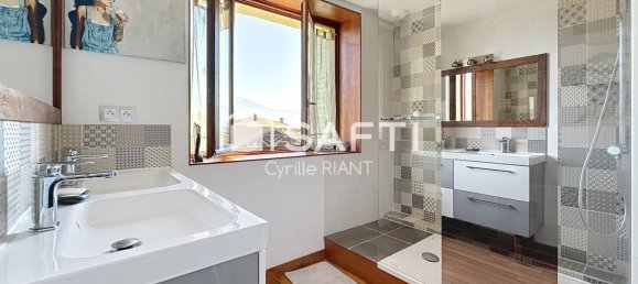 3 bedrooms House in Vourey, France No. 196332 7