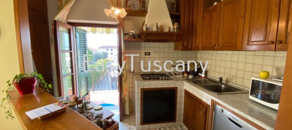 3 rooms Apartment in Porcari, Italy No. 309188 12