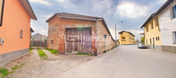 Casa de 4 habitaciónes en Cerano, Italy No. 38105 47