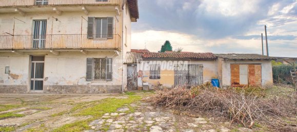Casa de 4 habitaciónes en Cerano, Italy No. 38105 2