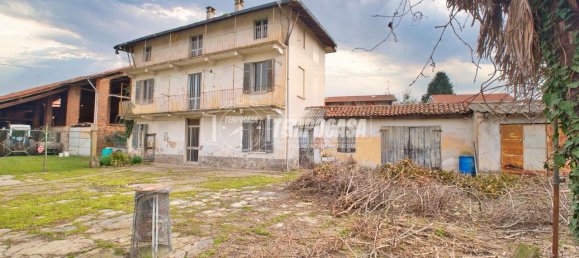 Casa de 4 habitaciónes en Cerano, Italy No. 38105 42