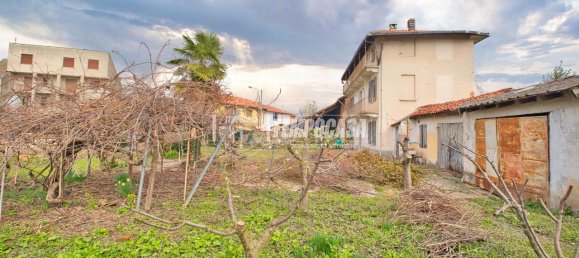 Casa de 4 habitaciónes en Cerano, Italy No. 38105 4